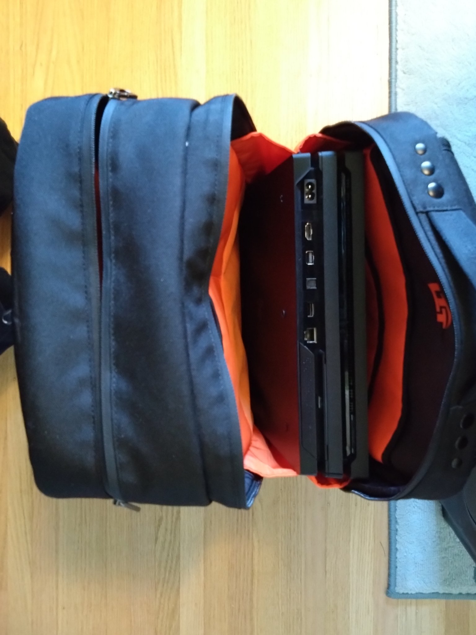 Ps4 pro clearance backpack
