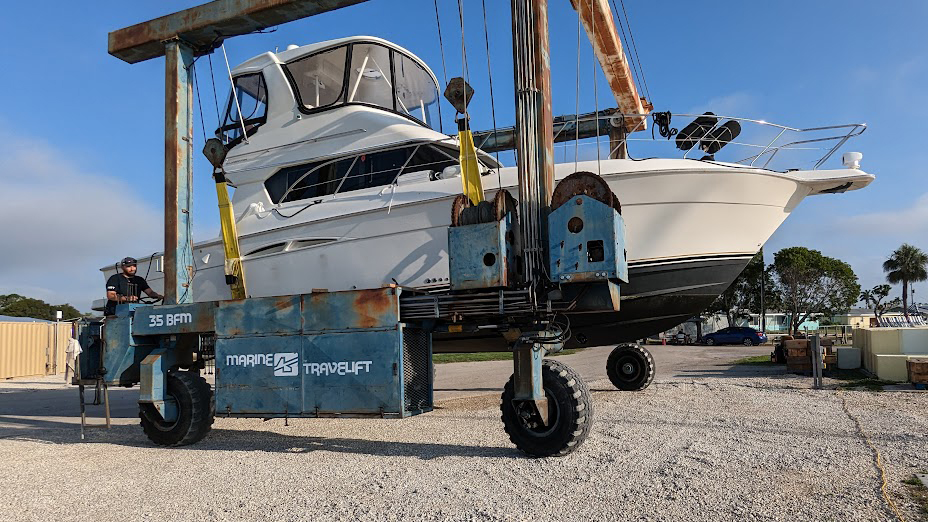 line6svc's tweet photo. We made a trip to Florida this week to prep this beautiful #Silverton 42C for the trip to it's new home in Wisconsin. Thank Safe Harbor Port Phoenix for your help and hospitality and Joule Yacht Transport for your professionalism. https://t.co/RfJmGqTn5J
