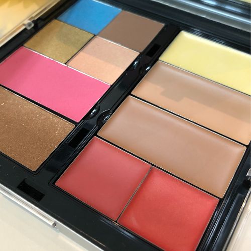 boxxcosmetics's tweet photo. Travel Plans? Don't worry, all your favourite travel shades fit into one palette! Go ahead and design your own now online.

#USA #Canada #Newyork https://t.co/VKcP2nTzyO