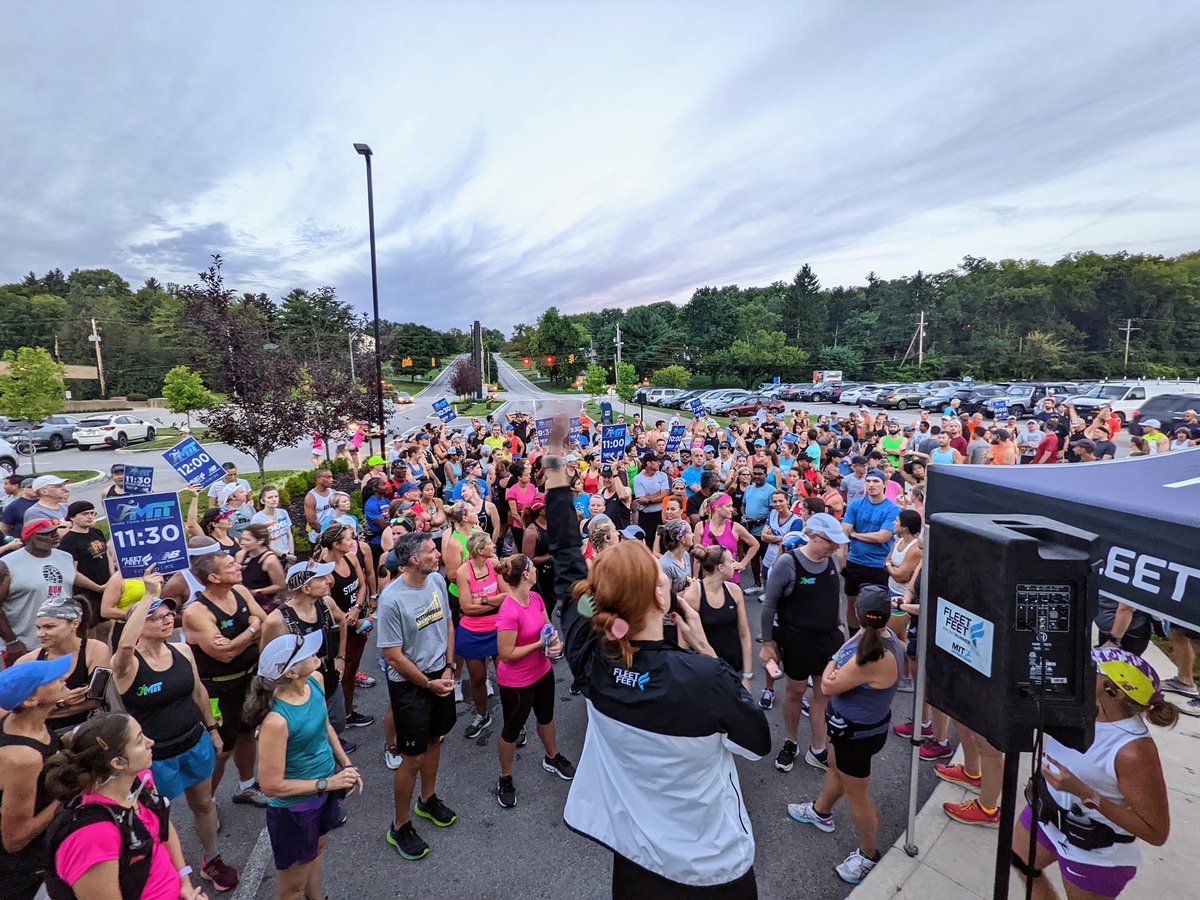 NitaSweeney's tweet photo. @therunchat @peaceloverun A2: When I'm able, I run with our group nearly every Saturday and on sometimes Wednesdays, too. PC: Ryan LG #marathonerintraining #runcolumbusrun #runchat @FleetFeetCbus https://t.co/oA7qnMtoKk