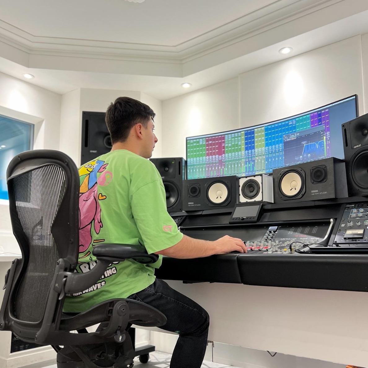 AvidProTools's tweet photo. 🎧 Heiva at Studio Urbain Paris
📷 https://t.co/MOQpFi5Imy
▶️ https://t.co/LNIgmkN0JV

#heiva #studiourbain #paris #mixing #recording #studiolife #musicproduction #protools #avid https://t.co/UpGmvByG16