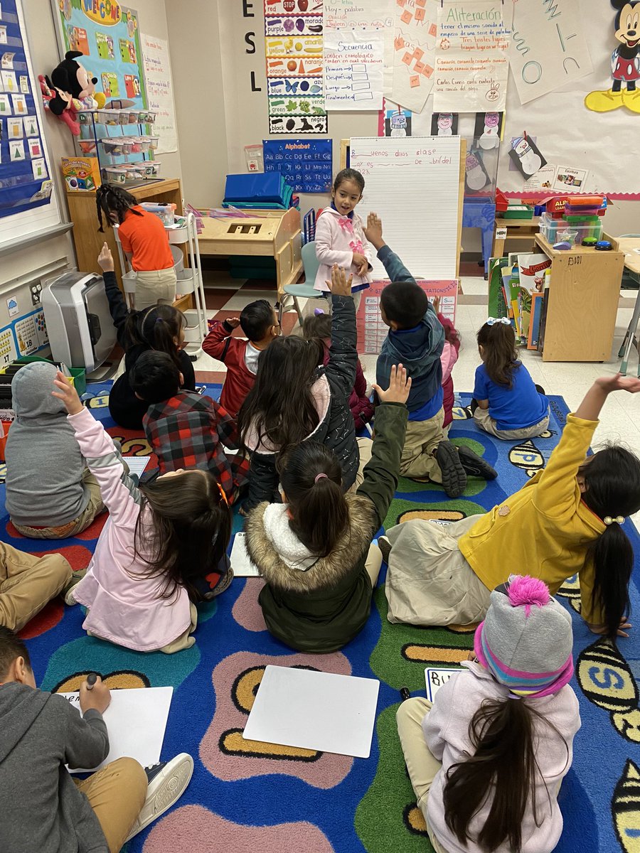 DeLeonB2008's tweet photo. My mini teachers are closing out the month of April by modeling, writing and delivering effective morning message to their peers. 📝 👏🏼👏🏼👏🏼
@MrsDstigers @KhuatMrs https://t.co/nhmEdRE97j