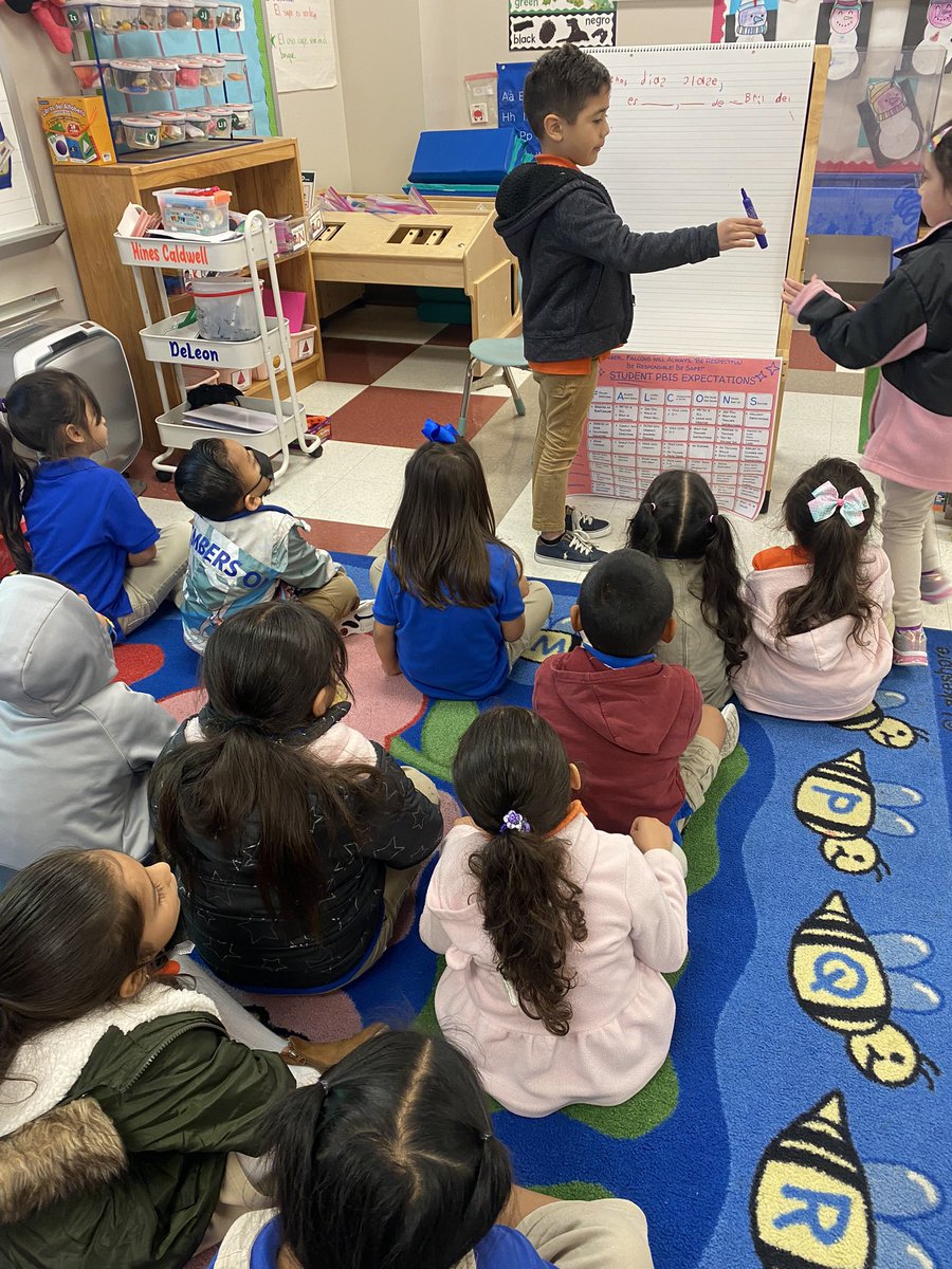 DeLeonB2008's tweet photo. My mini teachers are closing out the month of April by modeling, writing and delivering effective morning message to their peers. 📝 👏🏼👏🏼👏🏼
@MrsDstigers @KhuatMrs https://t.co/nhmEdRE97j