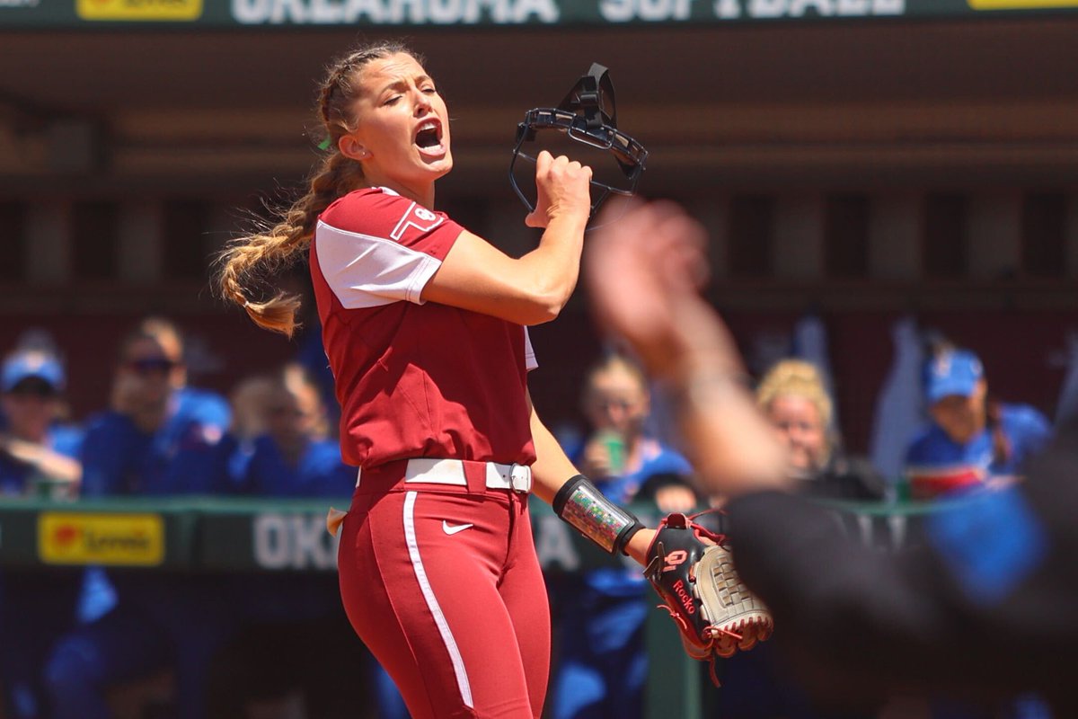 OUDailySports's tweet photo. The #Sooners @OU_Softball team clinched the Big 12 regular season championship on senior day. Check out our best images of Sunday's game:

https://t.co/m96bFnaHS2 https://t.co/fk83g7Ymtt
