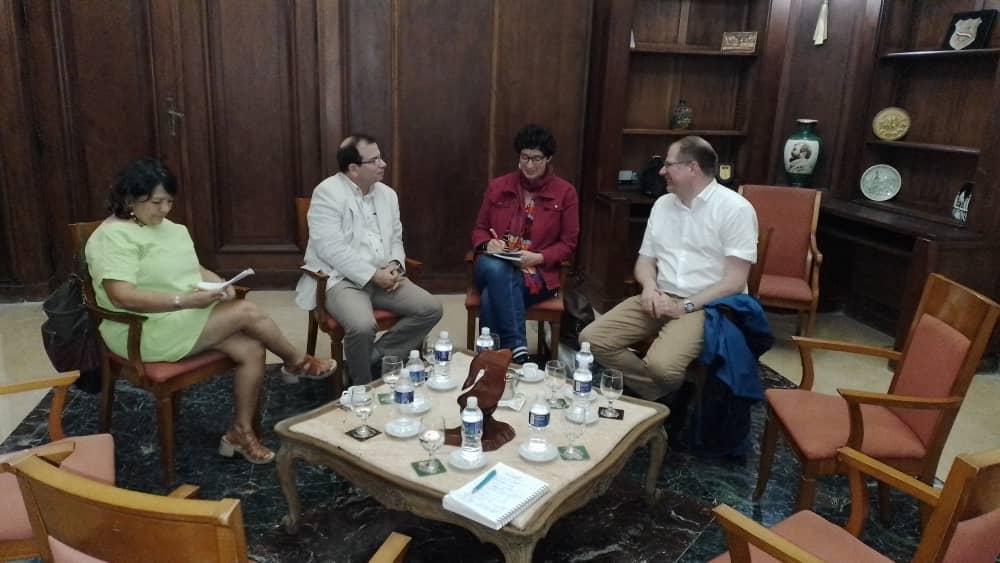 fernando5hicap's tweet photo. Recibimos a Vincent Boulec, Vicepresidente del Partido de la Izquierda Europea y directivo del Partido Comunista Francés, quien reitero el compromiso solidario con #Cuba
#ALaPatriaManosYCorazon https://t.co/He4sKV2jCI