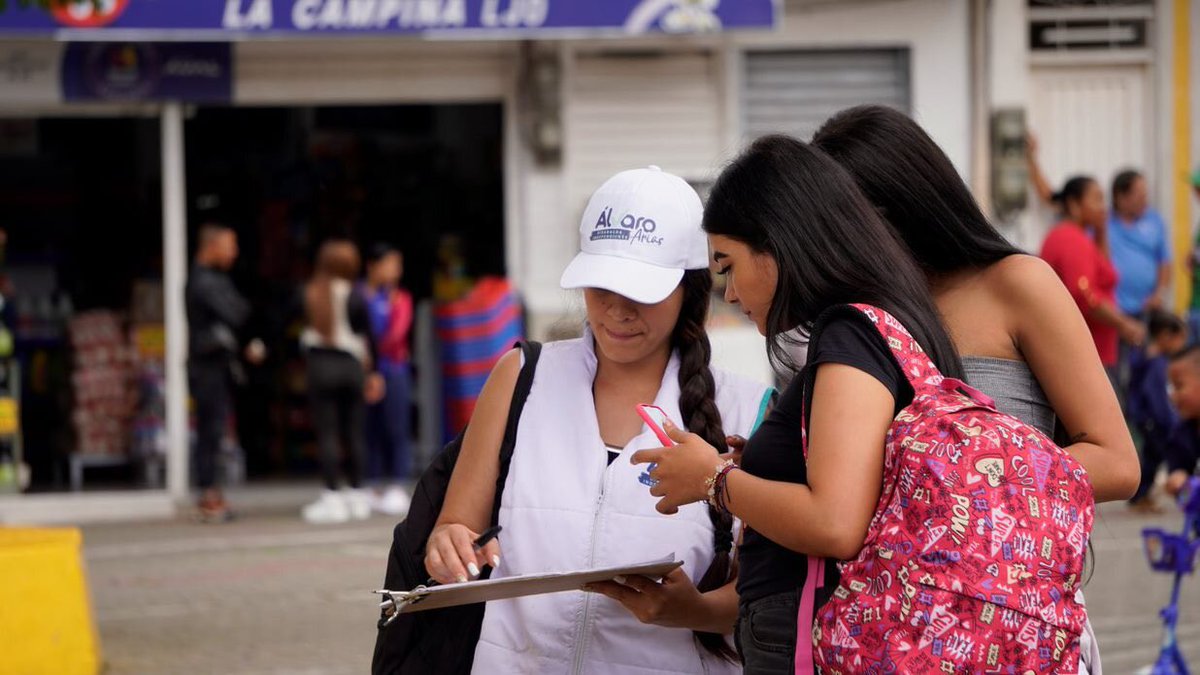 AlvaroAriasRda's tweet photo. Recorrimos Quinchía, un municipio reconocido como el más minero de Risaralda por la extracción de oro que se ha realizado desde hace décadas, con mas de 3.000 familias que dependen de la minería, allí tuvimos la oportunidad de conocer de primera mano sus principales problemáticas https://t.co/ztF0PfI2T0