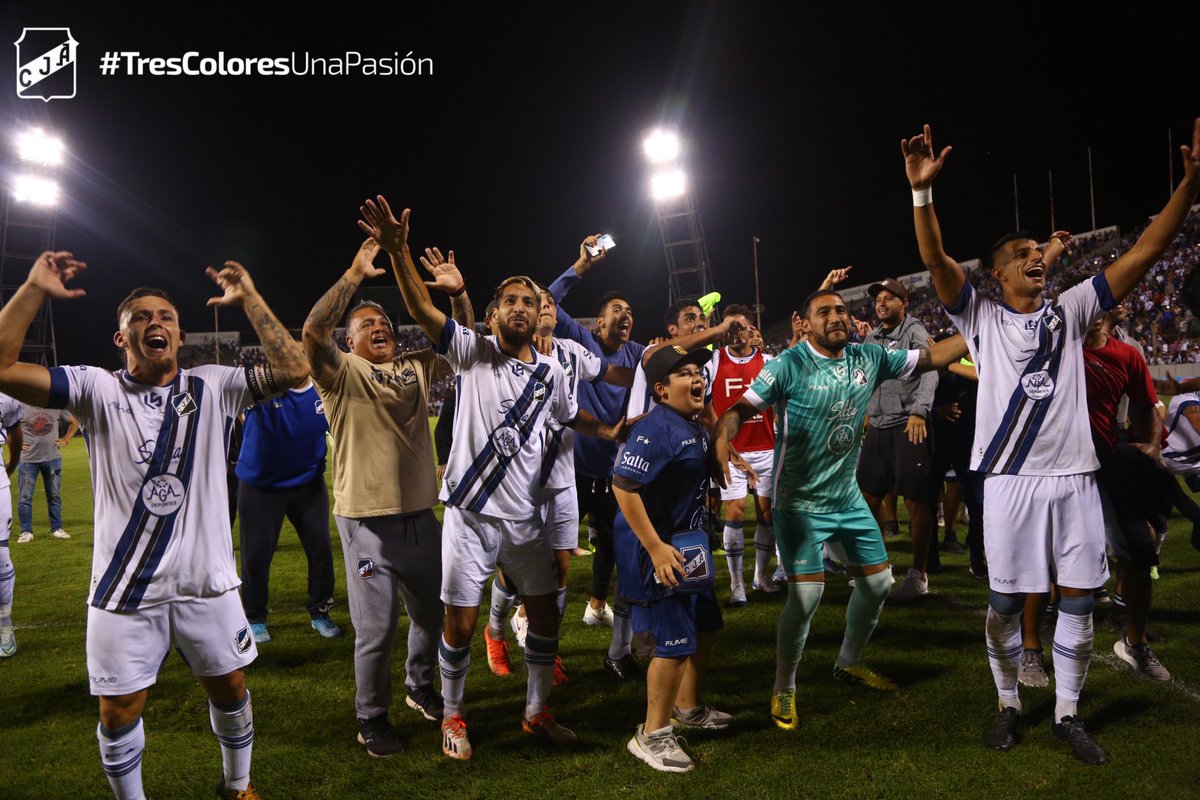 CJAOficial's tweet photo. ¡PORQUE LOS JUGADORES ME VAN A DEMOSTRAR!

#𝑽𝒂𝒎𝒐𝒔𝑨𝒏𝒕𝒐𝒏𝒊𝒂𝒏𝒐 💙🤍🤎
𝘛𝘳𝘦𝘴 𝘤𝘰𝘭𝘰𝘳𝘦𝘴, 𝘶𝘯𝘢 𝘱𝘢𝘴𝘪ó𝘯 https://t.co/TSuymAKLK6