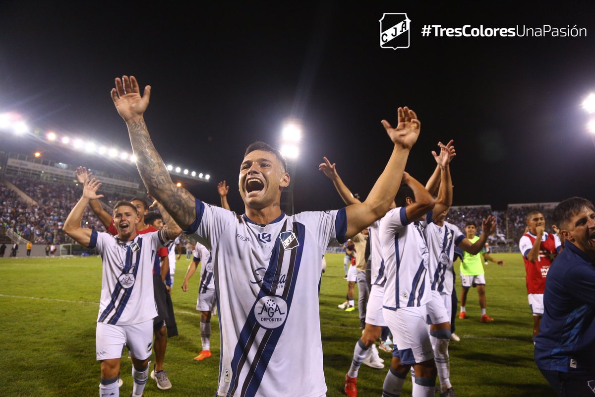 CJAOficial's tweet photo. ¡PORQUE LOS JUGADORES ME VAN A DEMOSTRAR!

#𝑽𝒂𝒎𝒐𝒔𝑨𝒏𝒕𝒐𝒏𝒊𝒂𝒏𝒐 💙🤍🤎
𝘛𝘳𝘦𝘴 𝘤𝘰𝘭𝘰𝘳𝘦𝘴, 𝘶𝘯𝘢 𝘱𝘢𝘴𝘪ó𝘯 https://t.co/TSuymAKLK6