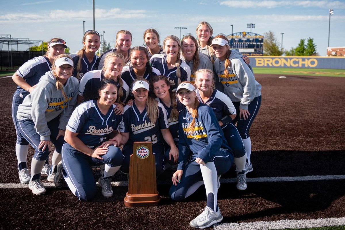 MIAA CHAMPS!! 5th-ranked <a href="/UCOSoftball/">UCOSoftball</a> swept a home doubleheader from Missouri Southern on the final day of the regular season to capture its fifth MIAA title in 10 years, doing so in dramatic fashion! bit.ly/3ANdmY5