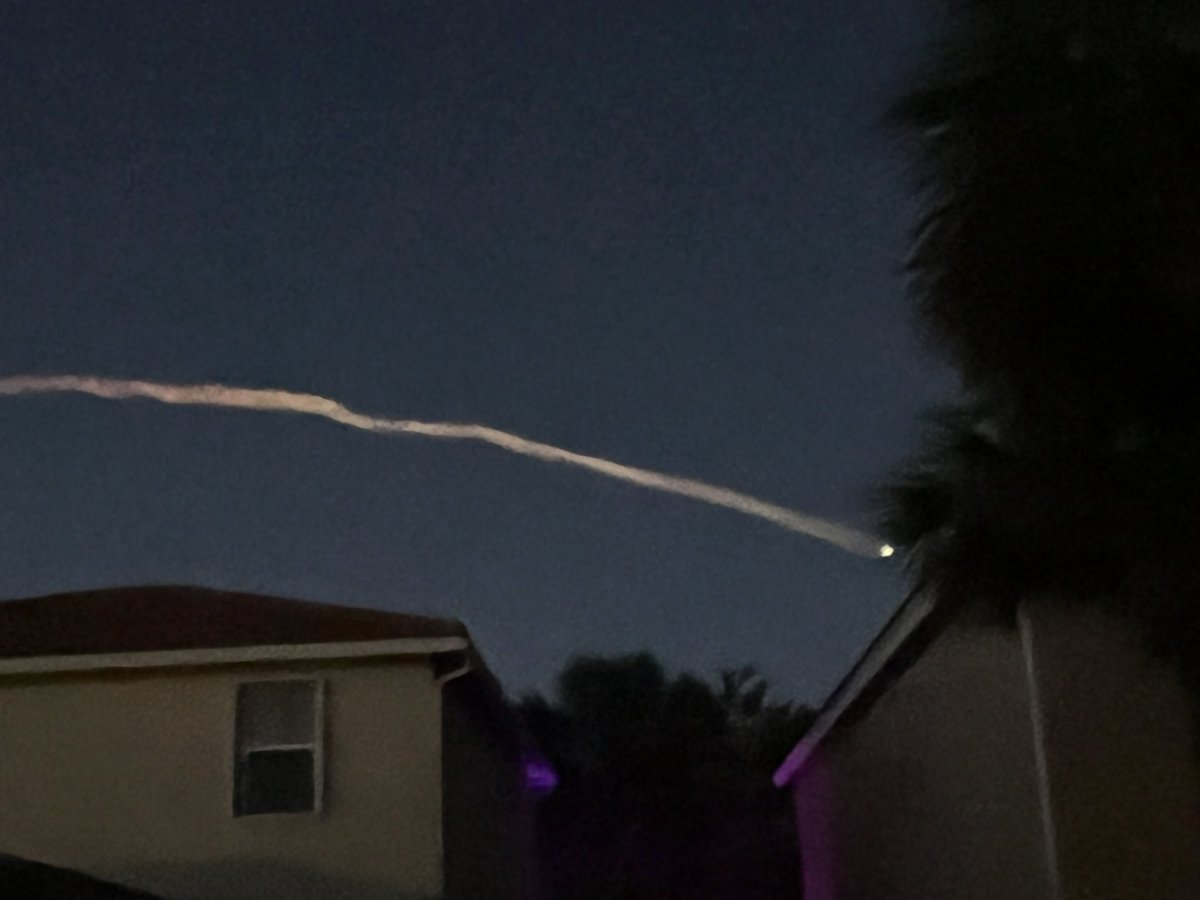 Tom_Taylor1421's tweet image. Clear skies for the @SpaceX #FalconHeavyLaunch