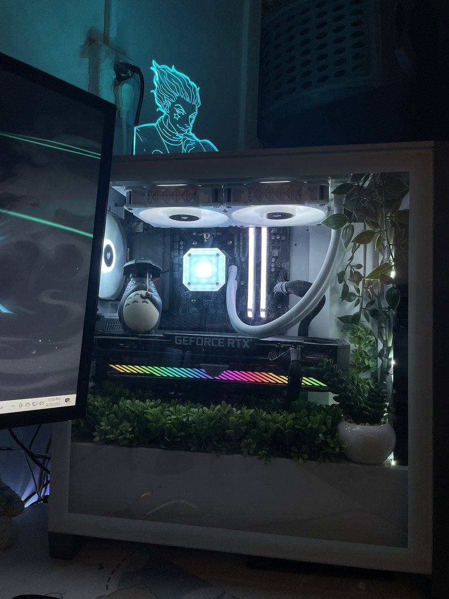 celerycubes's tweet image. all this just to bottom frag in every game i touch :)