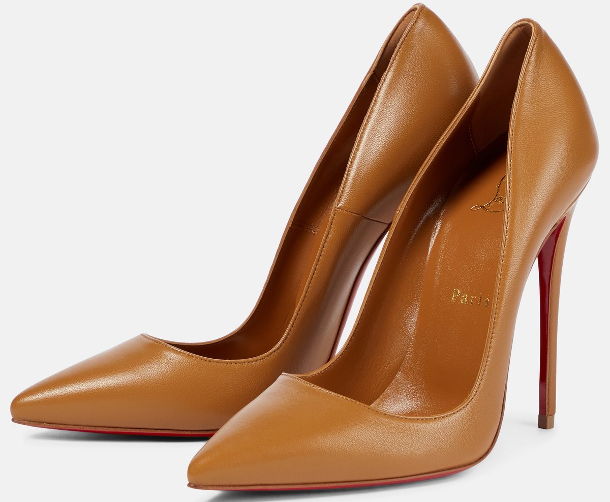 yournextshoes's tweet photo. From Coachella to red carpet events, Zendaya always looks flawless. Her latest look on Your Next Shoes featuring Christian Louboutin's So Kate 120 pumps is simply stunning🔥🙌 #Zendaya #FashionIcon #ChristianLouboutin #SoKate120 #NudesCollection https://t.co/sKkywBWuxZ https://t.co/qOgJz34u7t