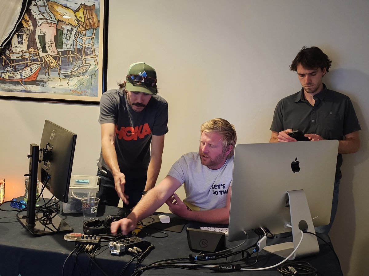 The talent behind the <a href="/AravaipaRunning/">Aravaipa Running</a> <a href="/Cocodona250/">Cocodona 250</a> livestream. <a href="/Mfel1/">Matt Feldhake</a> giving @MelansonFinn and <a href="/bhornig91/">Brett Hornig</a> a tutorial on how the tech works.