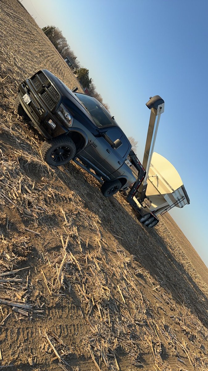 fassedrew's tweet photo. @SamTheSeedGuy1 Our seed rig thanks to @SamTheSeedGuy1 https://t.co/qhzYN2z8iv