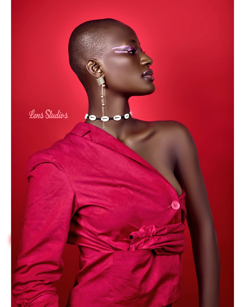 dormani29602's tweet photo. A queen knows what she wants ♥️😘📸💕✨️😍👸 https://t.co/EdOEtuT1jT