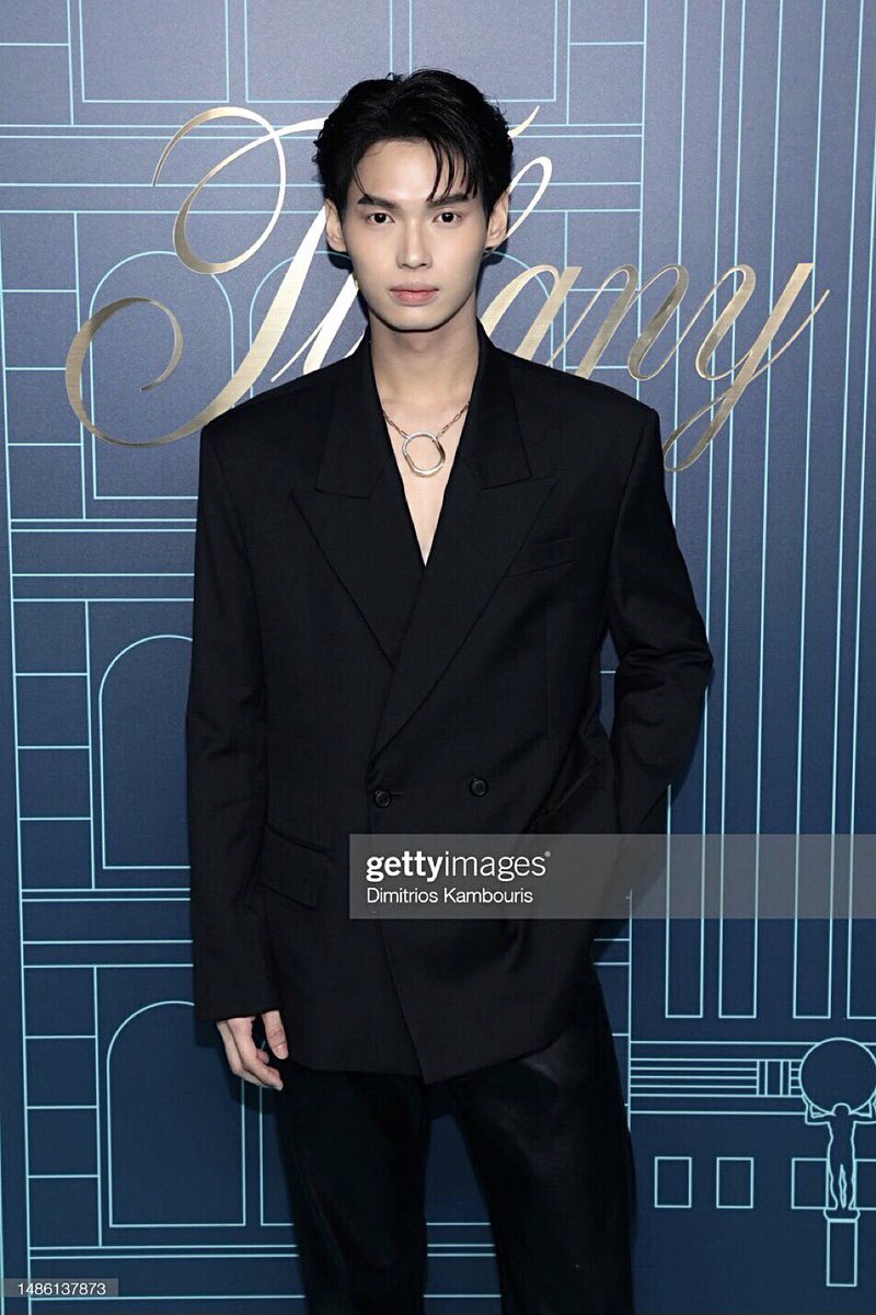 VitaminW9's tweet image. Thank you so much ka🙏💎
Win so handsome&amp;amp;perfect

WIN AT TIFFANY LANDMARK
#TiffanyAndCo
#TheTiffanyLandmark
#TiffanyAndCoxWIN
#winmetawin  @winmetawin