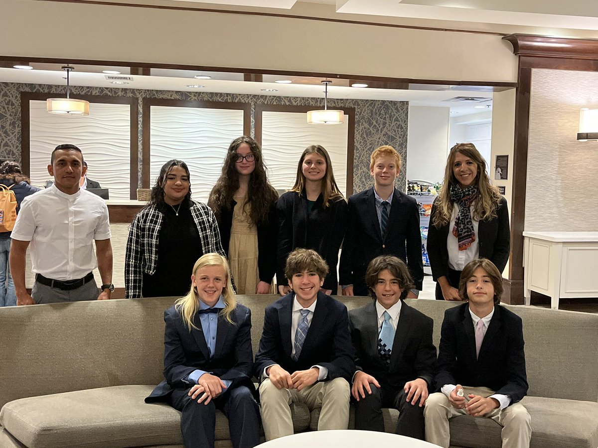 The best of the best @ParticipateLrng teacher @paola_weimann #unitingourworld in D.C. with our 8th grade class & w/Mr. Zabala led a group of Model UN Delegates! @GCDC_ModelUN