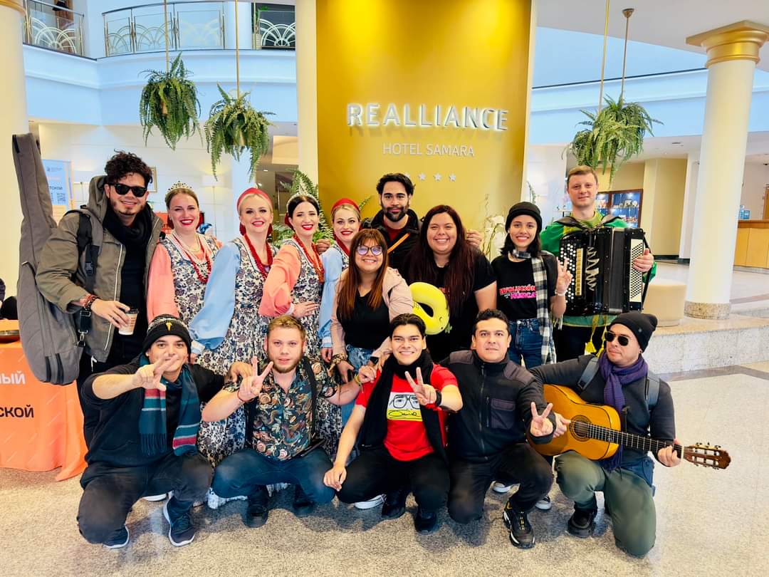 Nuestros herman@s del grupo "LiberArte" han llegado a la hermana República de Rusia para participar del 1er Festival De La Canción Antifascista.
#UnidosEnVictorias
