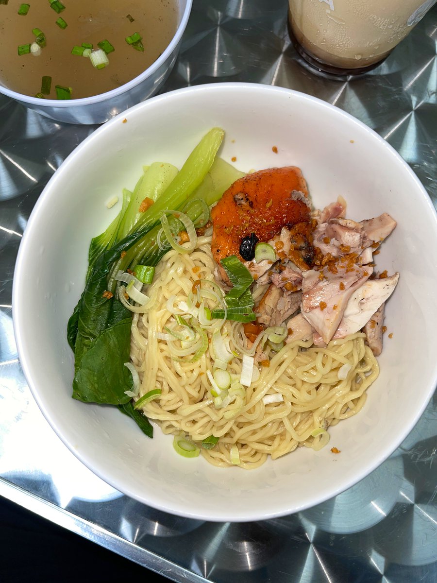 dewahoya's tweet photo. Kuliner di jalan Tunjungan Surabaya apa aja yang enak?

A thread https://t.co/L7MIAKzsIo