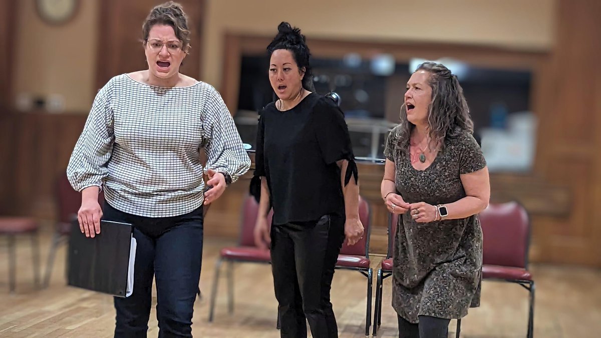 What makes ATLAS unique? It's told through short songs, each just a glimpse of life on a faraway island. Varied music, colorful characters (like Amelia Earhart!) and stories from all over the world. World premiere 5/5-6 at MCA Denver at the Holiday. eventbrite.com/e/atlas-of-rem…