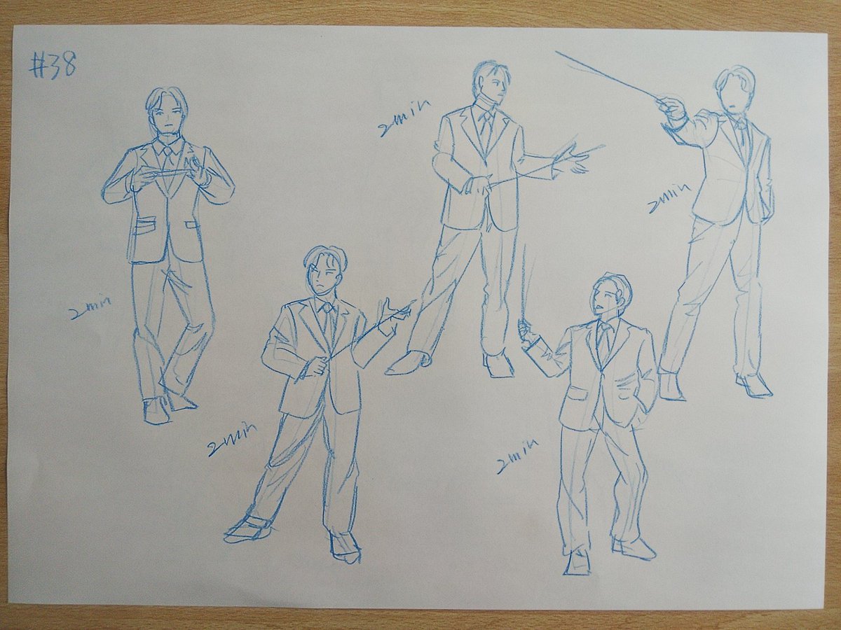 #さとまこクロッキー
#今日のクロッキー

＃37&amp;38
久々のスーツ、どう描くんだっけ？🤔となって、ちょっとぎこちなくなった。
仮面の中華は昨日よりよく描けた👍️。 https://t.co/xMUQwZv7uJ