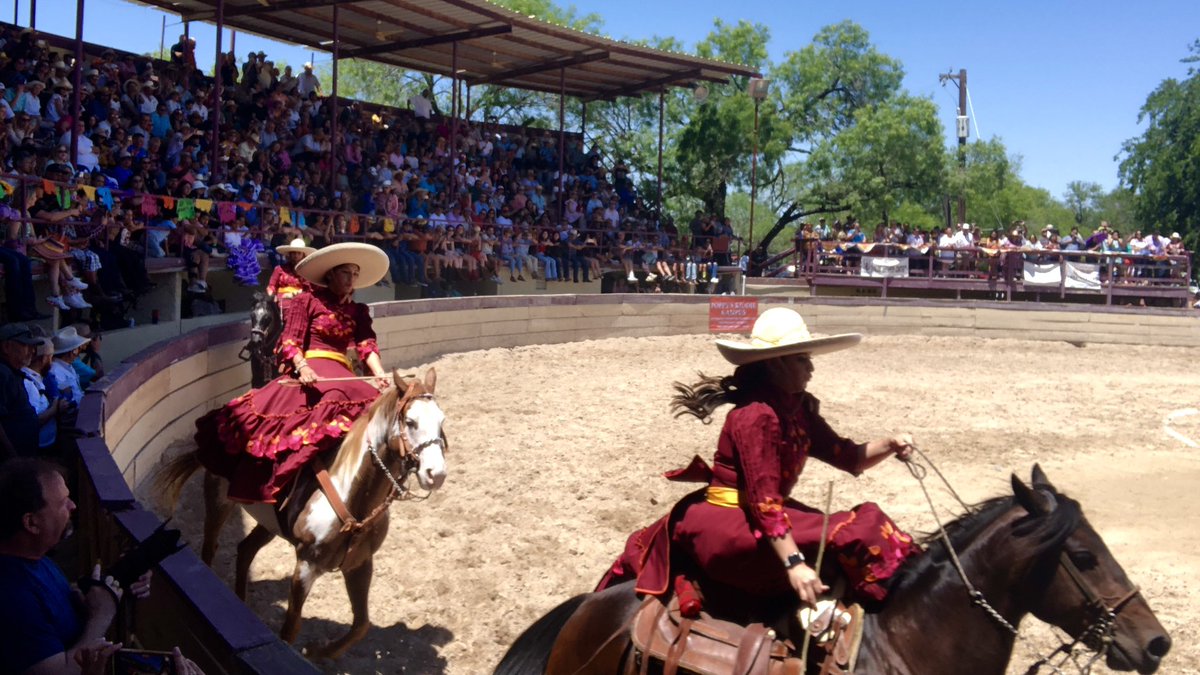 HectorMachado's tweet photo. One of my favorite Fiesta events. It was packed! #ADayInOldMexico #fiestasanantonio #fiesta2023 https://t.co/9TqsEBPuzX