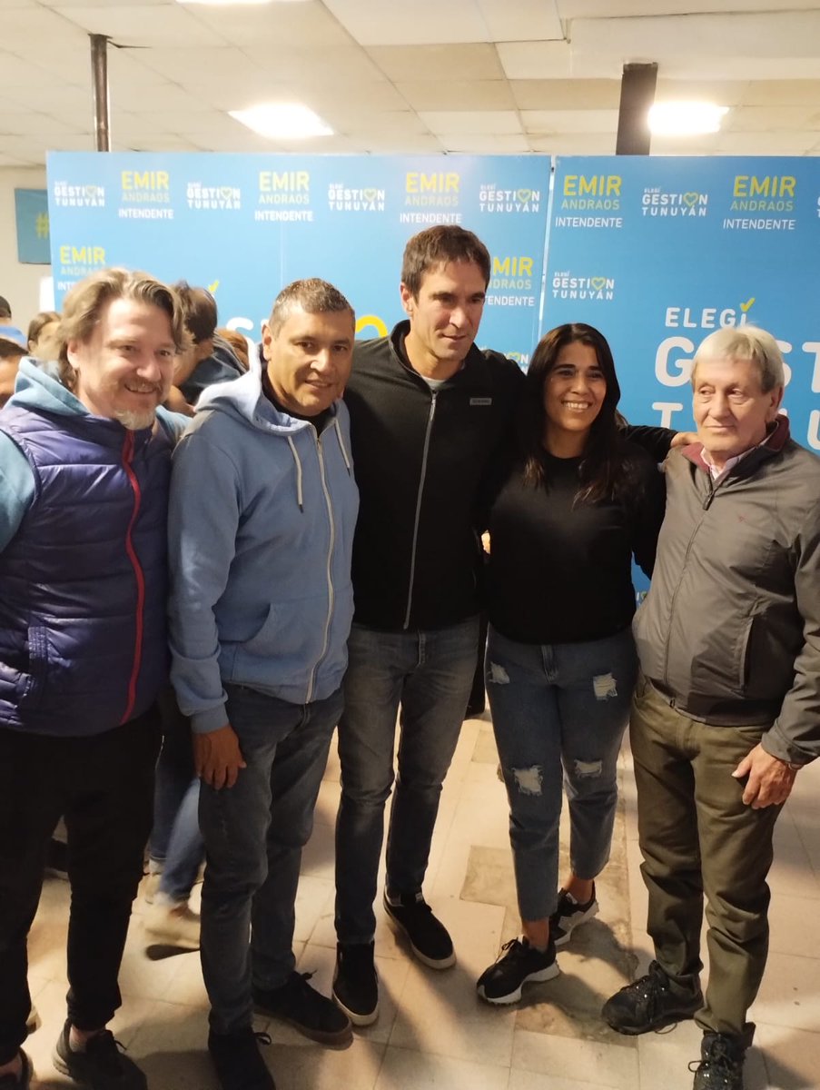MartinLorena_ok's tweet photo. Felicitaciones a Emir Andraos, Martín Aveiro, Oscar Méndez, l@s compañer@s del movimiento Evita de Tunuyán y todo el pie lo tunuyanino por esta victoria.

Damos el primer paso de seguir construyendo una Patria más justa.

#elegi #502A 
#rearmemosmendoza https://t.co/0EdzbFba4c