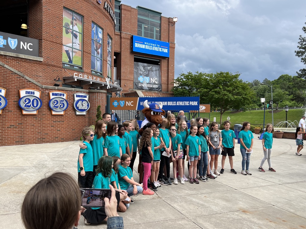 PHarrisonMusic's tweet photo. With only a slight delay to the start of the game this past Friday evening, the @Mariners27312 Chorus presented the National Anthem at the beginning of the Durham Bulls Baseball Game. It was a great evening!
#playball @ChathamCoSch @DurhamBulls  #CCSArts https://t.co/3idHUSA4zm