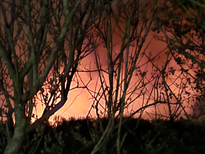 #Breaking: Just in - Reports of an massive explosion and fire has been heard and seen in #Southwold Harbour in the #UK, reason uknown at this time.