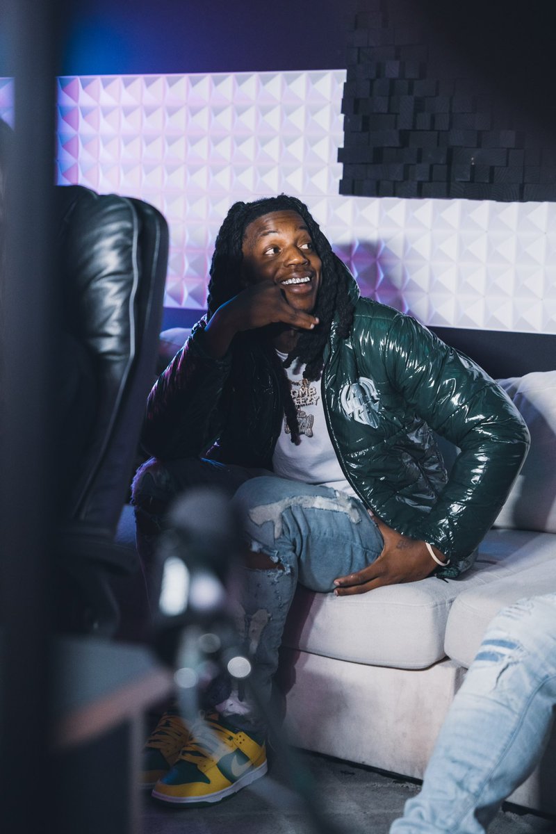 S0uthSide_Zay's tweet photo. New video otw @S0uthSide_Zay ft @omb_peezy s/o yrf my team and everyone that came out and supported me this weekend it’s finna be a movie! 🎥🎬🔥 https://t.co/aPMD7uDQXR
