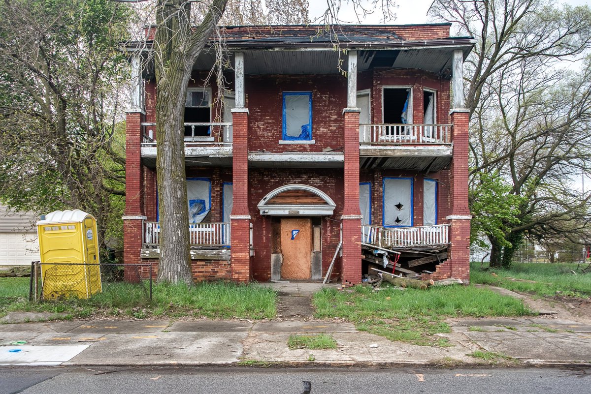 A once-grand old house on the sidestreets of Cleveland, Ohio now sits decaying and waiting for the end.