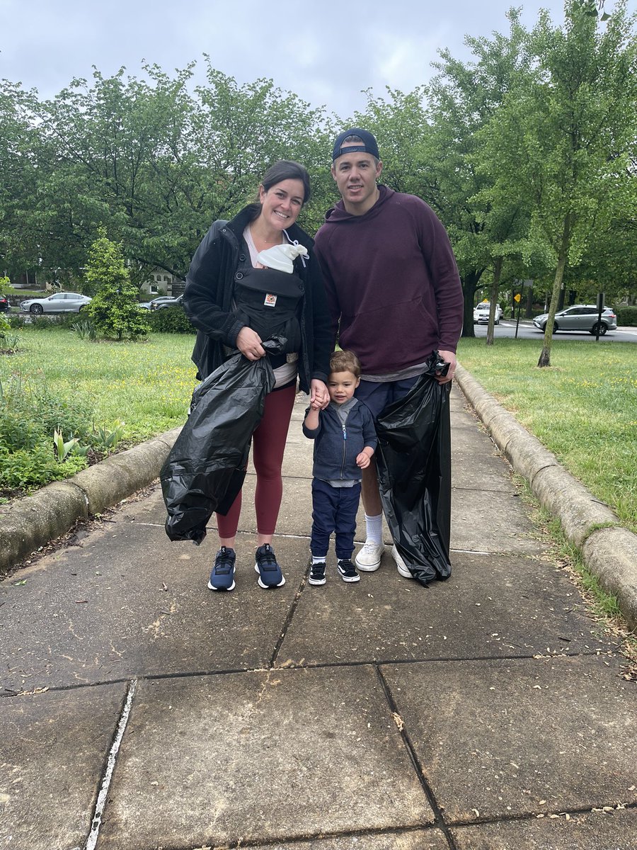 On Saturday morning, Petworth ANC Commissioners, community organizations, and neighbors came together for a neighborhood-wide cleanup. Great example of what community is all about. 👏🏾👏🏾👏🏾 These 📸s are from the cleanups hosted by Petworth Blossoms and Petworth Action Committee!