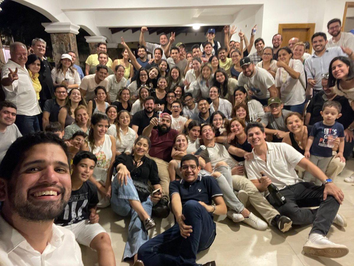 Raulben's tweet photo. De la lucha Universitaria a la Cámara de Diputados.

Nos toca honrar la confianza de la gente desde el primer día. A cuidar cada voto depositado. Llegamos carajo! https://t.co/Dr2mSJorcU