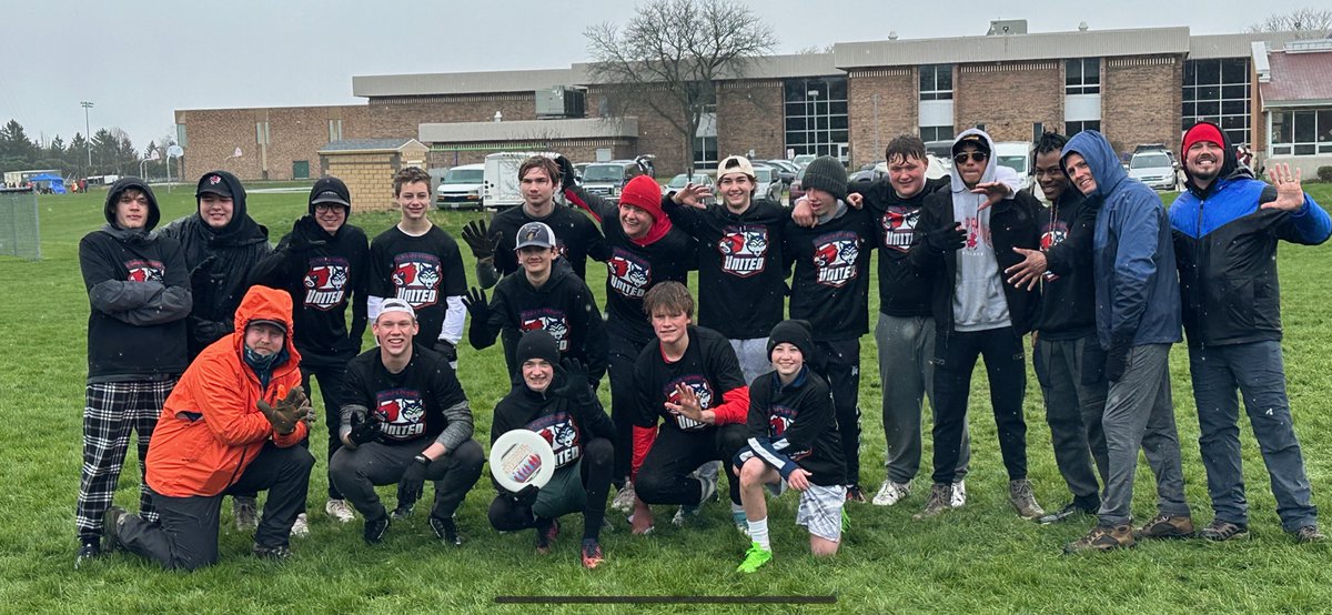 SPOpenUltimate's tweet image. Man, we had a good time at Mudbath this weekend.  Came together as a team to earn 5th place and had fun doing it.  Lots to look forward to as we head into the second half of our season!  #spunited #sunprairieschools