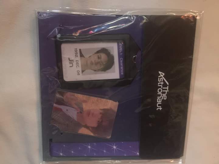 jijisKSHOP's tweet photo. #JijisKSHOPOnhands

wts lfb

JIN — The Astronaut Merch — ID Holder — SEALED
₱1,450

DOP: May 15/PAYO/DP
MOP: Sco&amp;Flash

jin bts seokjin jungkook taehyung jimin namjoon jhope yoongi yoonmin tete white https://t.co/Sz3pfLd8a3