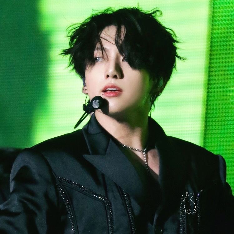 nnnxwenkookie's tweet photo. สวยเว่อมาก หนูกุกสวยจึ้งมากจริง ไหนจะคอสตูมอีก โอ้ย😭 https://t.co/31YJEu7Xdw