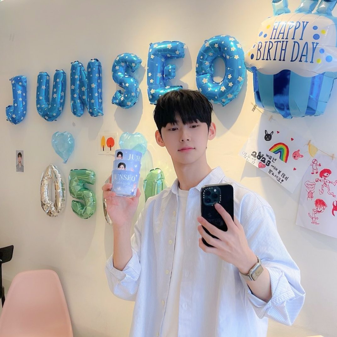 onlyforlove__'s tweet photo. 생일 축하해 준서야!♡ -` ✰ ´- 
준서야..오래오래 응원할게!٩(◦`꒳´◦)۶

#5월의바다_준서야_생일축하해
#JUNSEO_DAY_IMNIDA
#LIMJUNSEO #イムジュンソ #임준서 https://t.co/5wGWAhfRQv