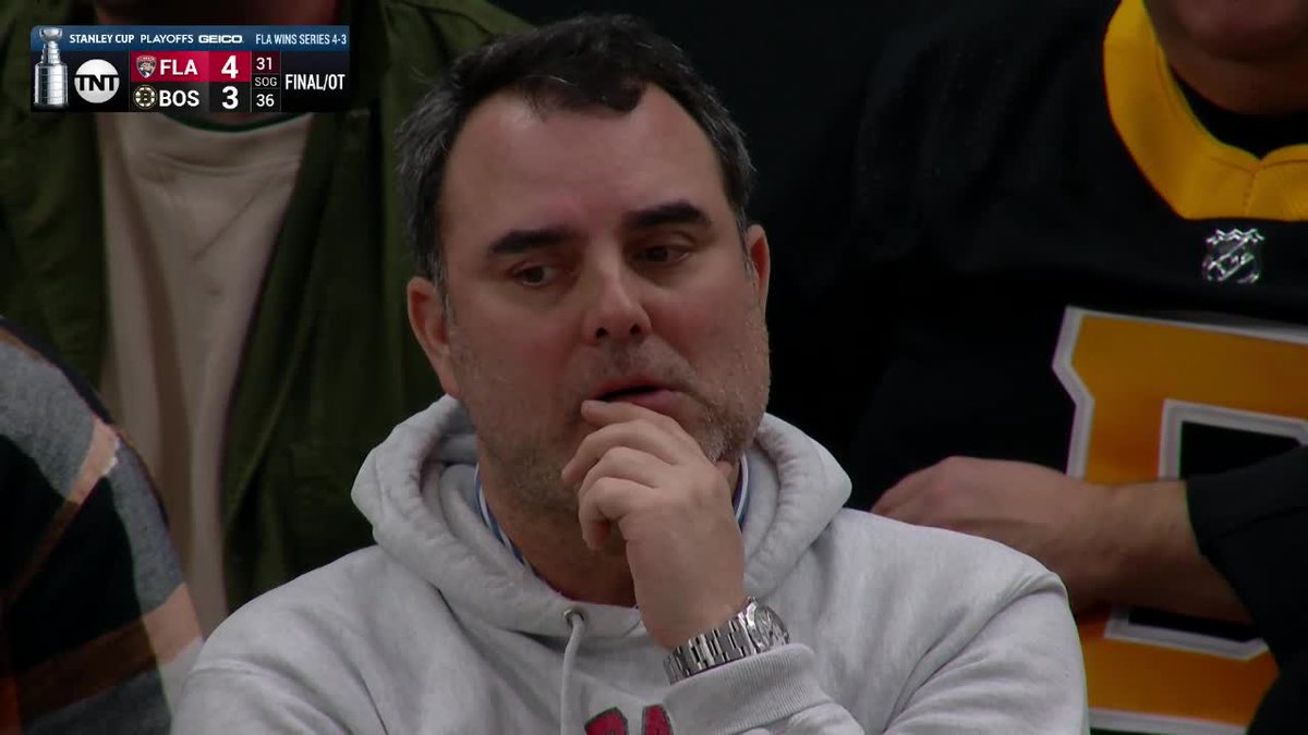 BleacherReport's tweet photo. STUNNED. https://t.co/2HwgMnBxXg