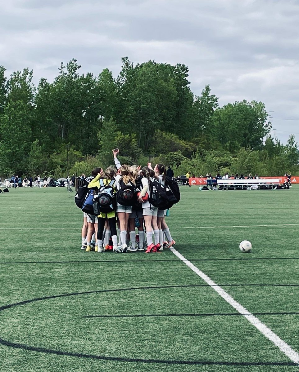 HarlowHenige2_9's tweet photo. 4-0 with 2 shootouts = 1st in the tournament https://t.co/M76FbYSSRx