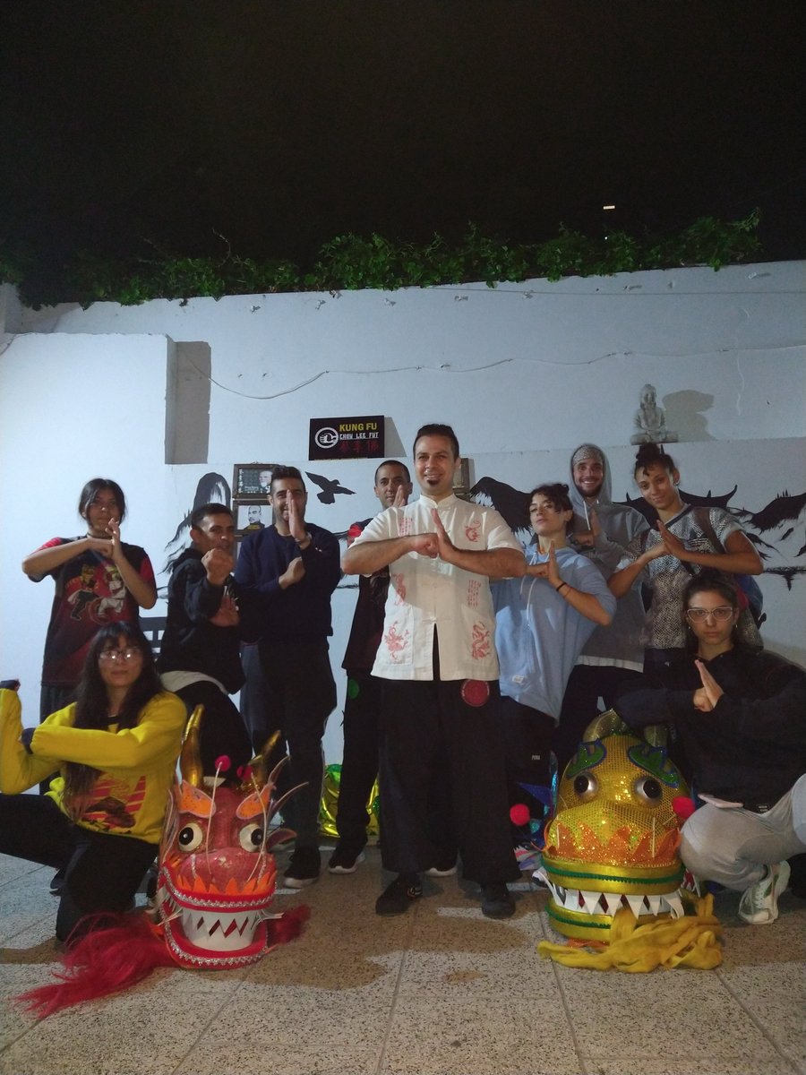 KungfuFacu's tweet photo. 📷DANZA DEL DRAGÓN 📷
📷Sifu Facundo Colman 📷
📷 Belgrano CABA 阿根廷
#kungfuclub #kungfuinfantil #kungfutradicional #kungfulife #kungfutraining #kungfu #kungfuargentina #kungfuworld #kungfumaster #choyleefuttradicional #choylifatkungfu #ChoyLayfut #choyleefutargentina https://t.co/puLJXd03TJ