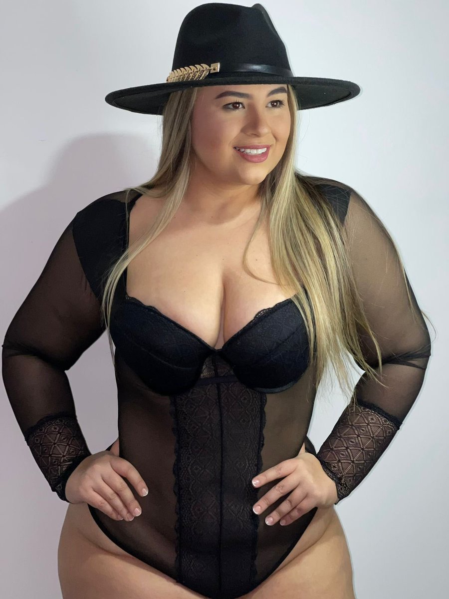 VicsyLenceria's tweet photo. Hoy queremos presumir este hermoso body que espera por ti 💜 así como también a nuestra hermosa @celis_a29 🥰 #bodylenceria #vicsy #vicsylover Para mayor información https://t.co/qoMQrp6lMk 💜 https://t.co/15TAXSHJFf