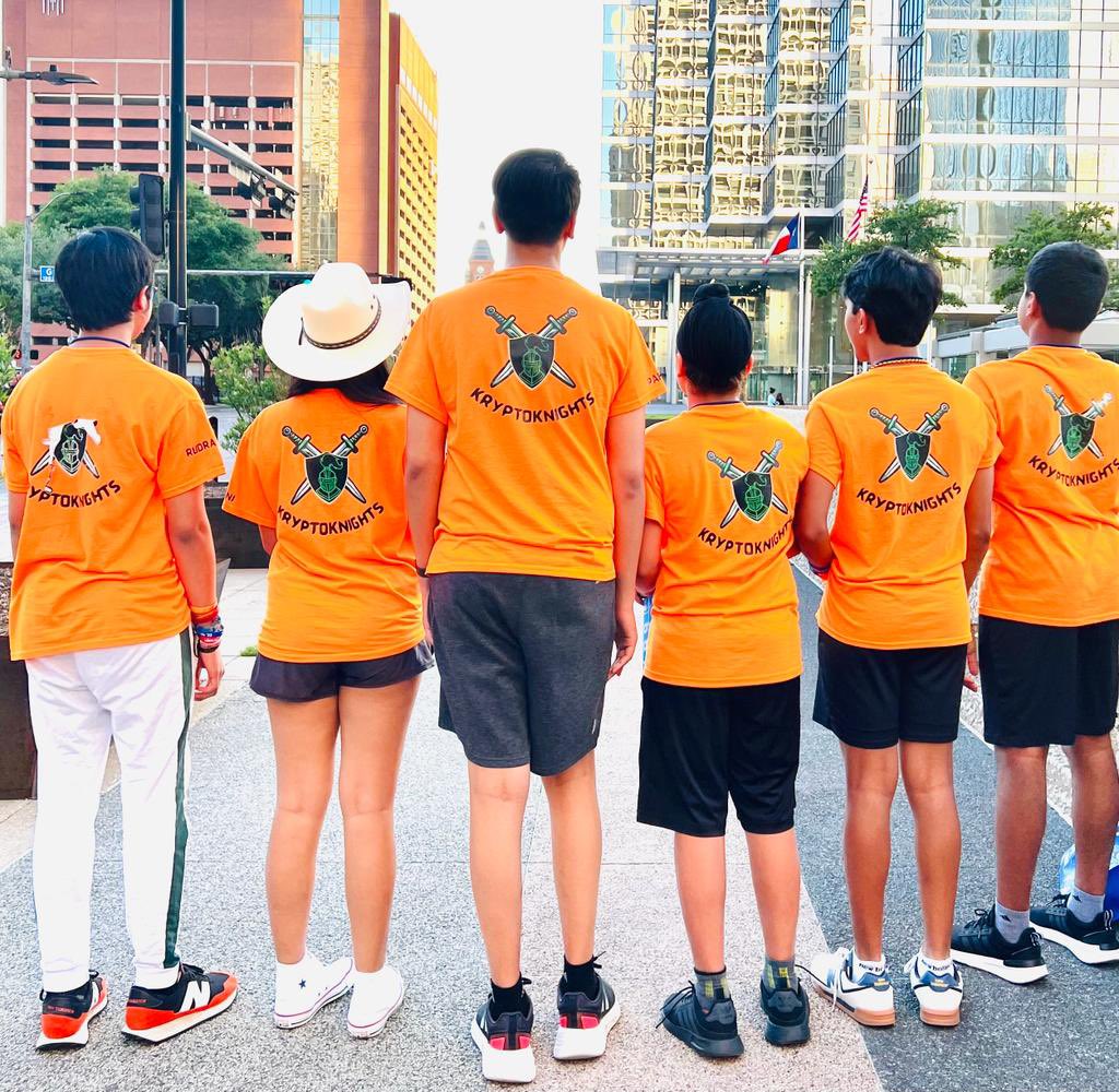 RoboHillers_1715 tweet media