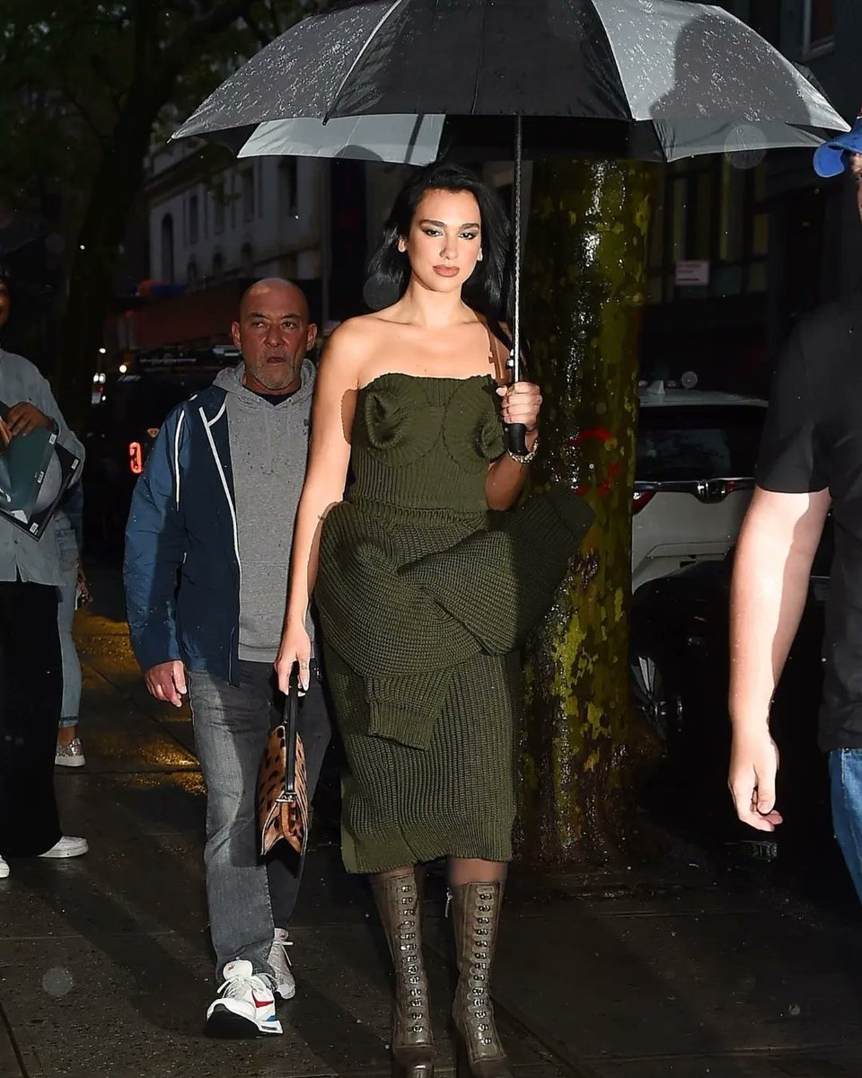 DuaLipnf's tweet photo. @DUALIPA arriving at the Pre - Met Gala dinner in NYC tonight 🦋💘 https://t.co/5e7ceKO5G5