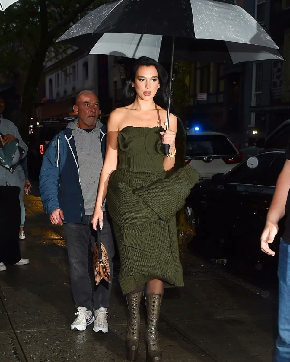 DuaLipnf's tweet photo. @DUALIPA arriving at the Pre - Met Gala dinner in NYC tonight 🦋💘 https://t.co/5e7ceKO5G5