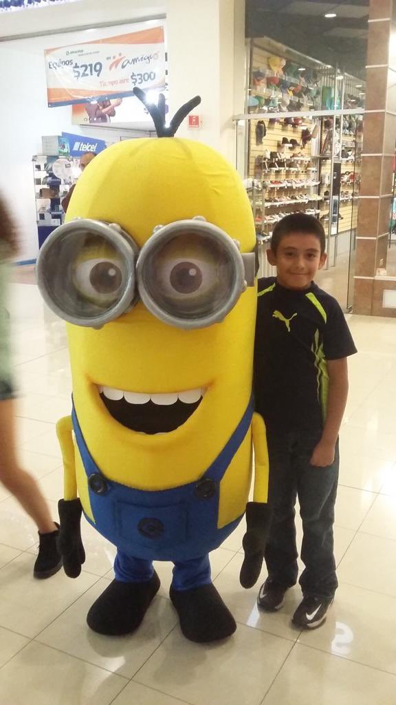 Aether508's tweet photo. Mismo niño y misma emoción https://t.co/YTdDqTHFPw