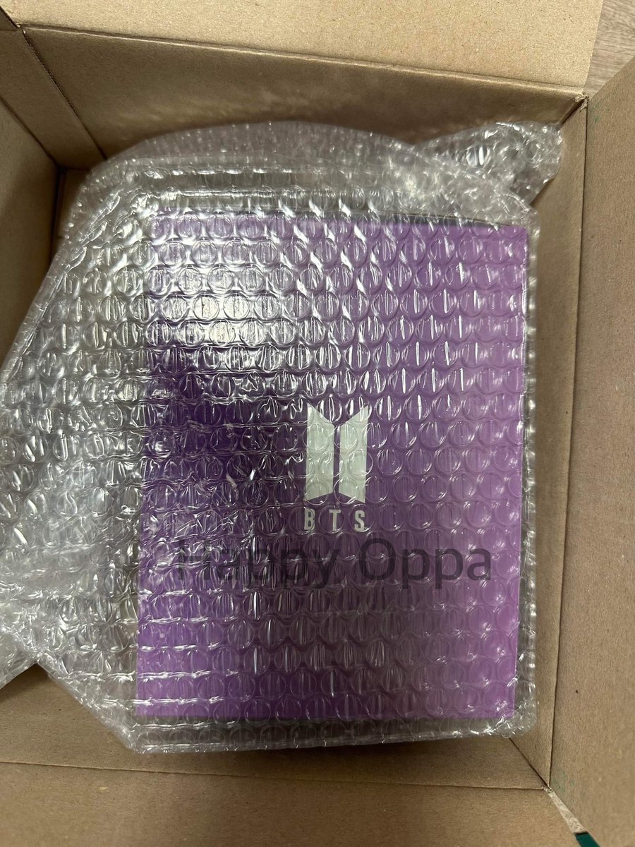 HappyOppaPH's tweet photo. [ONHAND]

- BTS Merch Box 9 
- BTS Merch Box 10

Available 5 pcs each

Price: 3500 + LSF

MOD: GGX
MOP: BPI, GCASH

#BTS https://t.co/vMeJ6g0GOH
