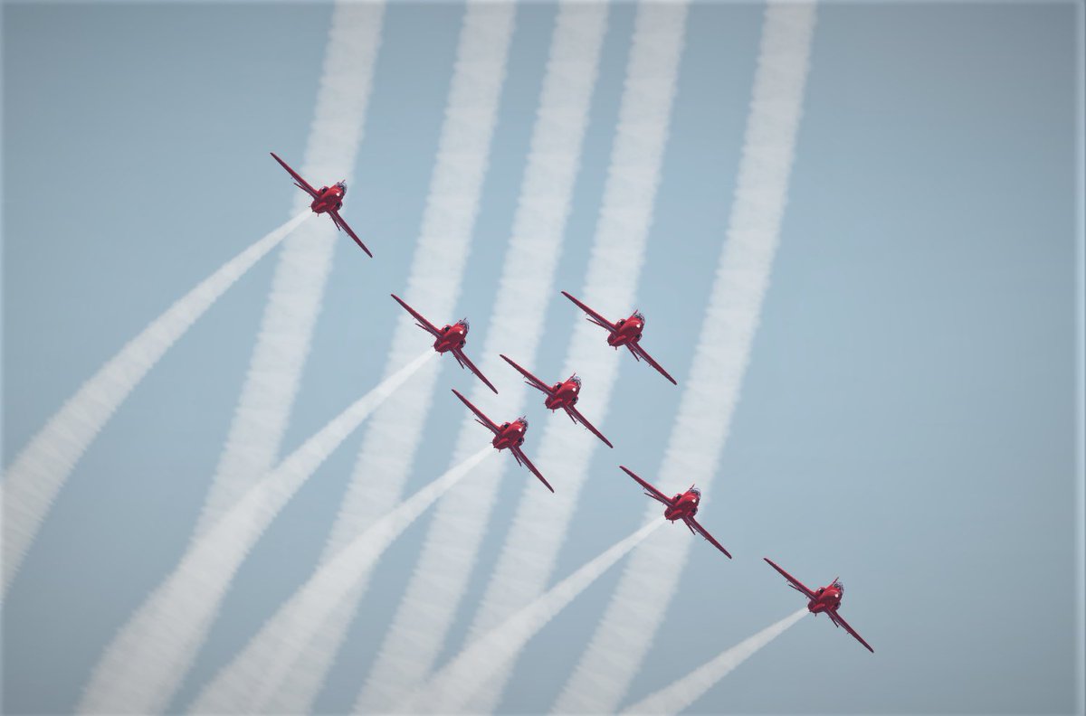 Virtual Roblox Red Arrows tweet media