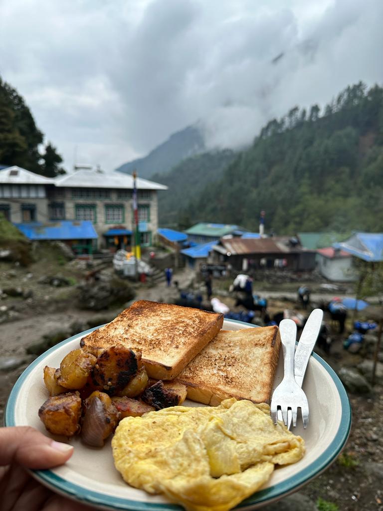 anjupete's tweet photo. When at #Everest, eat like the Everesters!
Would like to join me at this place?
#notlowcarb https://t.co/XqQg5jxdEl