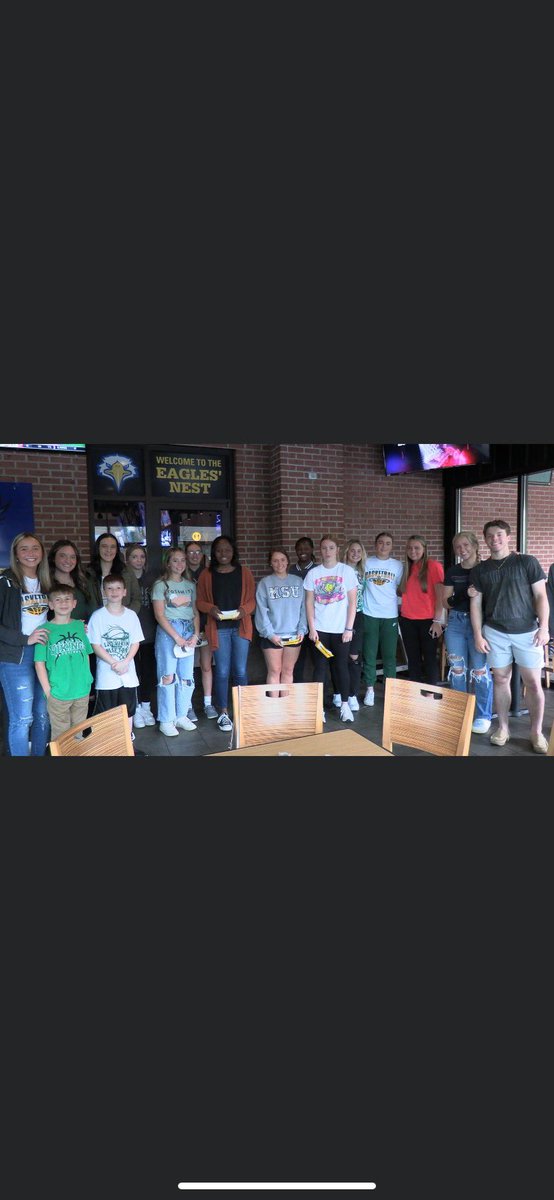 Haven Ford jersey signing at Bdubs! 🖊️2️⃣2️⃣ <a href="/CoachStokes53/">MattStokes</a> <a href="/RowanSchools/">Rowan County Schools</a>