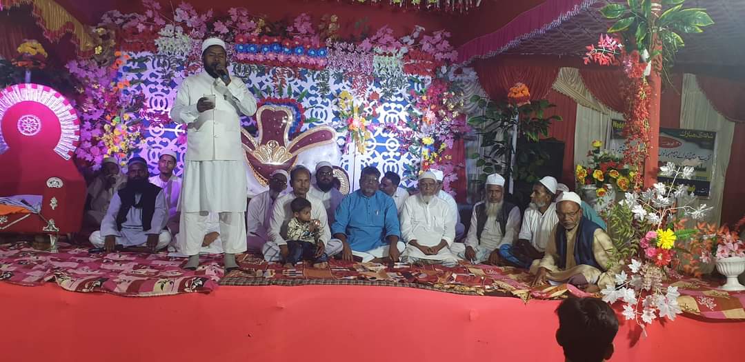 Anilyd777's tweet photo. रेवाही में राष्ट्रीय जनता दल के समर्पित साथी मोहम्मद जावेद की पुत्री के निकाह समारोह में शिरकत किया।
@yadavtejashwi @RJDforIndia @sanjuydv @TejashwiOffice https://t.co/HyaFEvkQd5